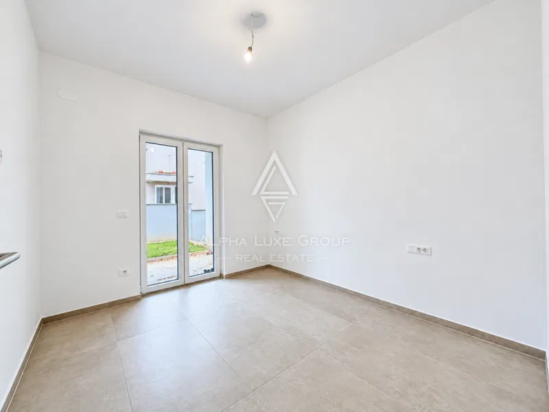 Isztria, Rovinj, új földszinti lakás eladó – 2