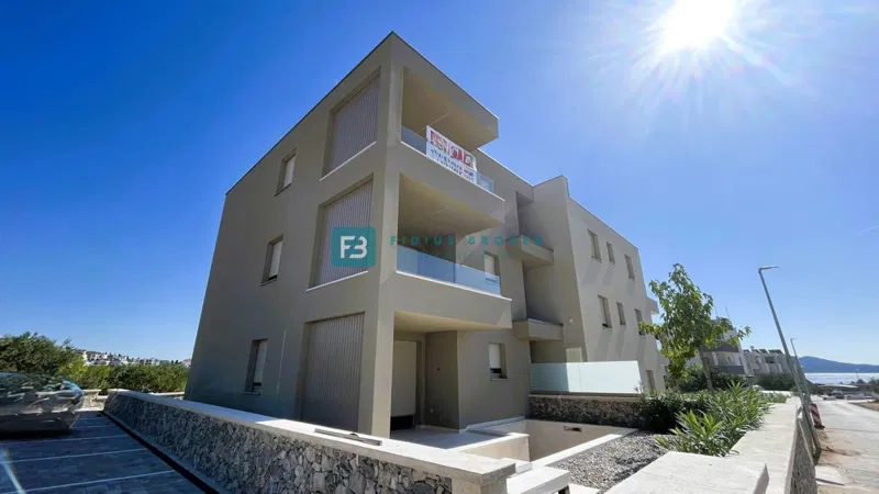 TRIBUNJ, novogradnja, 1. nadstropje, 650 m od plaže, pogled na morje, shramba – 2