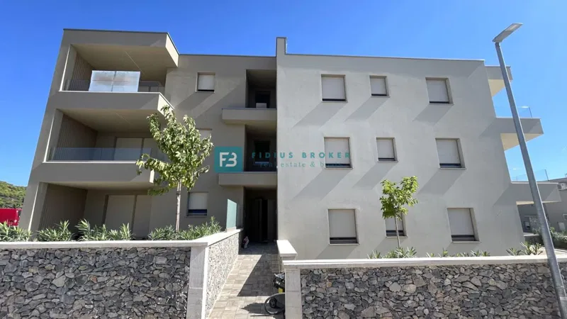 TRIBUNJ, novogradnja, 1. nadstropje, 650 m od plaže, pogled na morje, shramba – 3