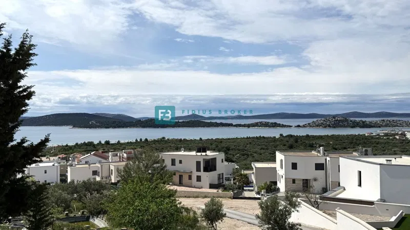 VODICE, novo, luksuzna hiša, bazen, panoramski pogled, vrt, S2 – 3