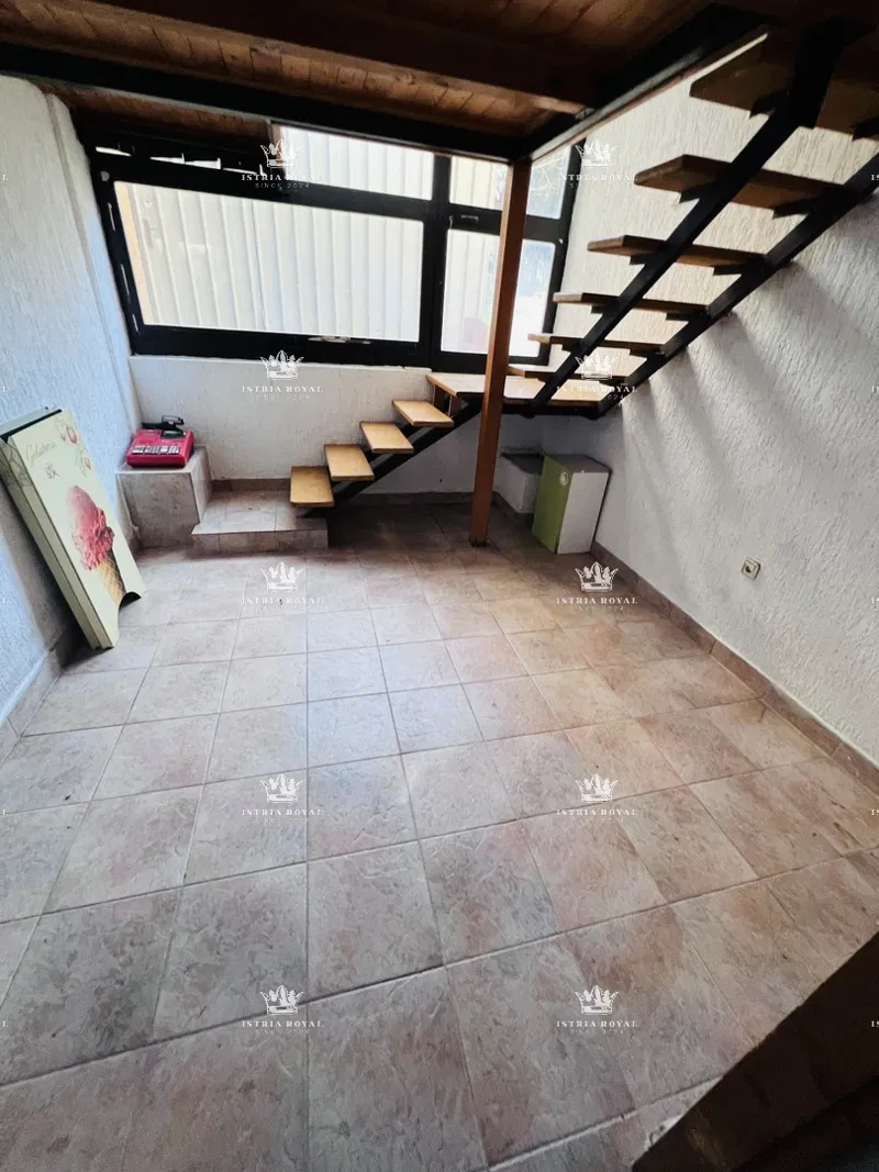 Istra , Červar Porat , poslovni prostor 55m2 , – 2