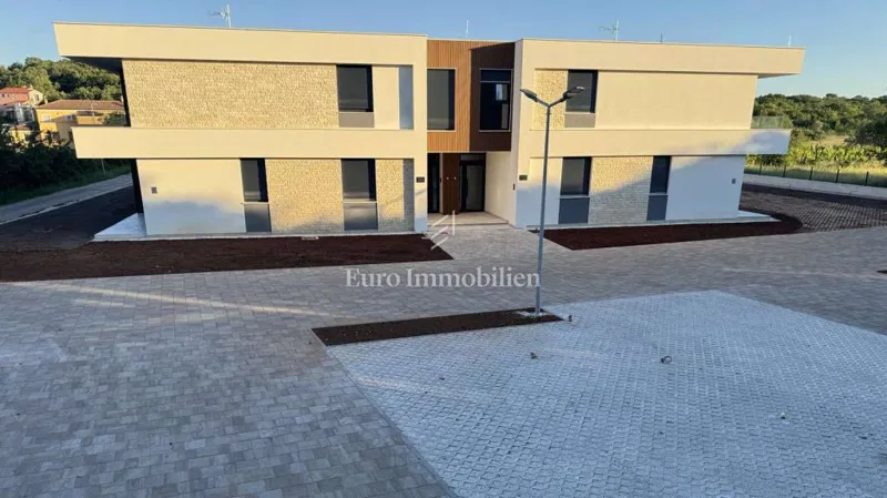Istra, okolica Rovinja – novogradnja, stanovanje velikosti 58,32 m² z vrtom – 2