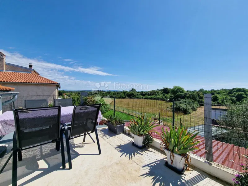Spazioso e unico appartamento di 132 m2 con giardino di 62 m2 – Šišan, Istria – 2