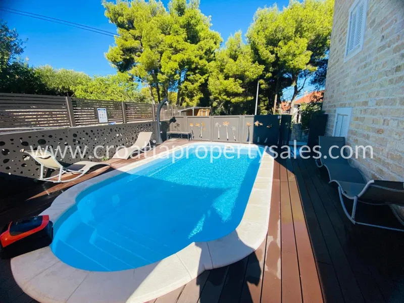 Brač, kuća, prodaja, 1.250.000 € – 3