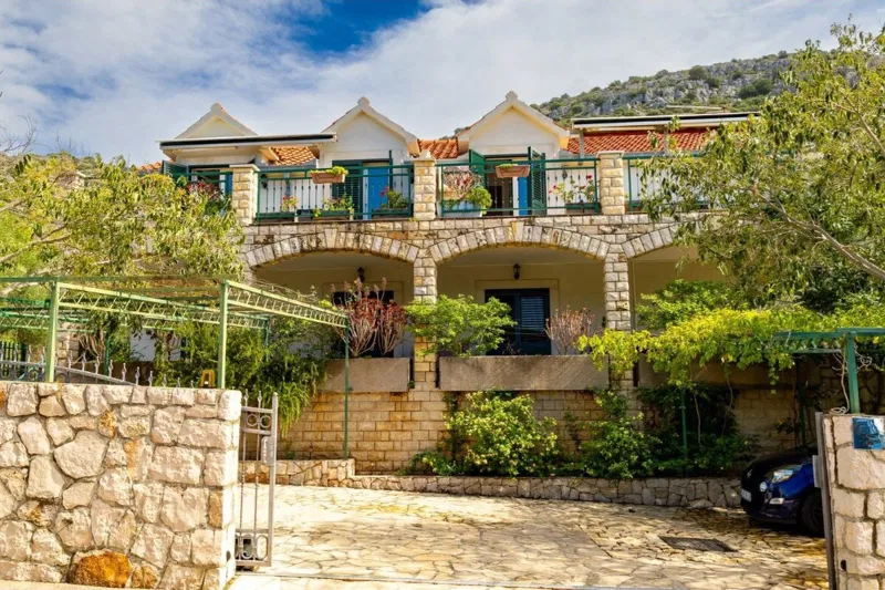 Incantevole casa dalmata con vista mare senza ostacoli – 2