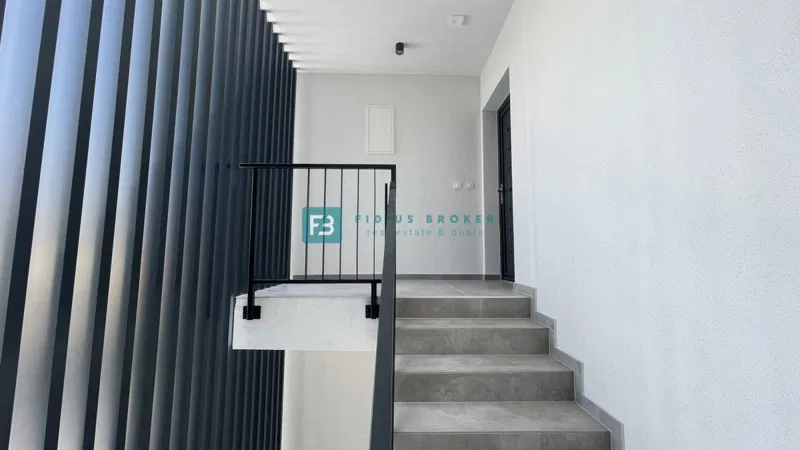 VODICE, novogradnja, useljivo, 2. kat, terasa, mirna lokacija – 3