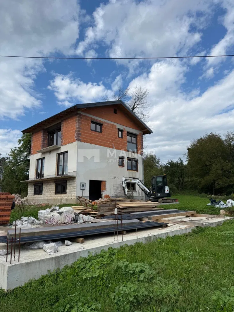 VRBOVSKO, SEVERIN NA KUPI - Samostojeća kuća, započeta gradnja, 270 m2 – 2