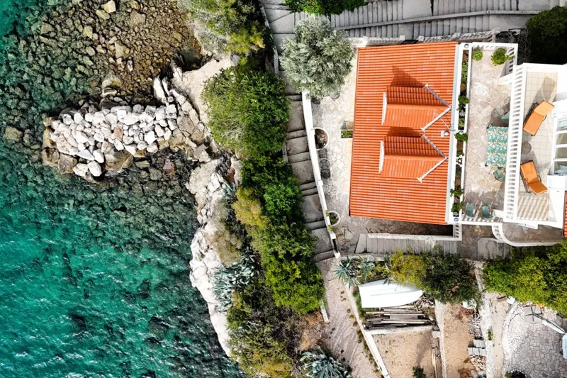 Unique House in the First Row to the Sea – 3