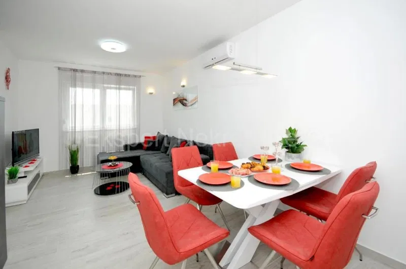 Trogir – two-room apartment, long-term rental – prime location, recent construction!!! – 2