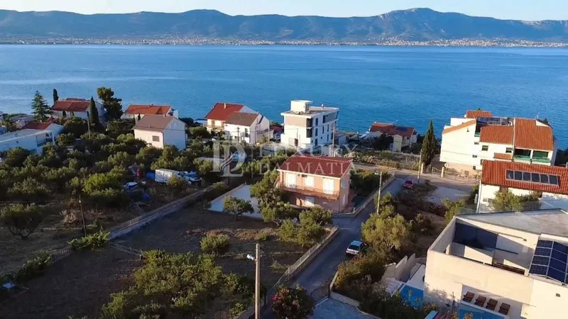 Kuća, Slatine, drugi red od mora – 3