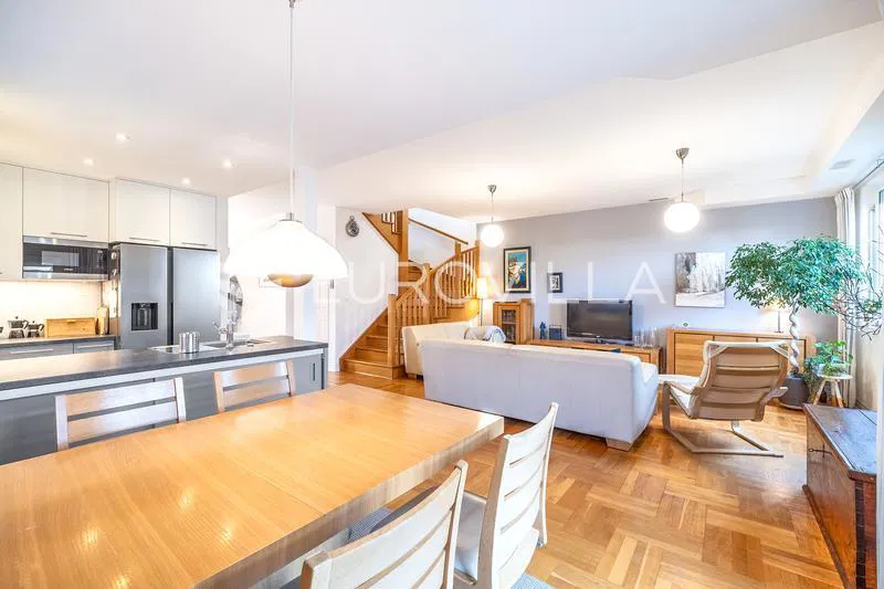 Zaprešić, atraktivna kanadska kuća 180 m² s prekrasno uređenim vrtom – 2