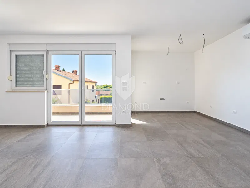 Rovinj, novi stan na mirnoj lokaciji sa balkonom – 2