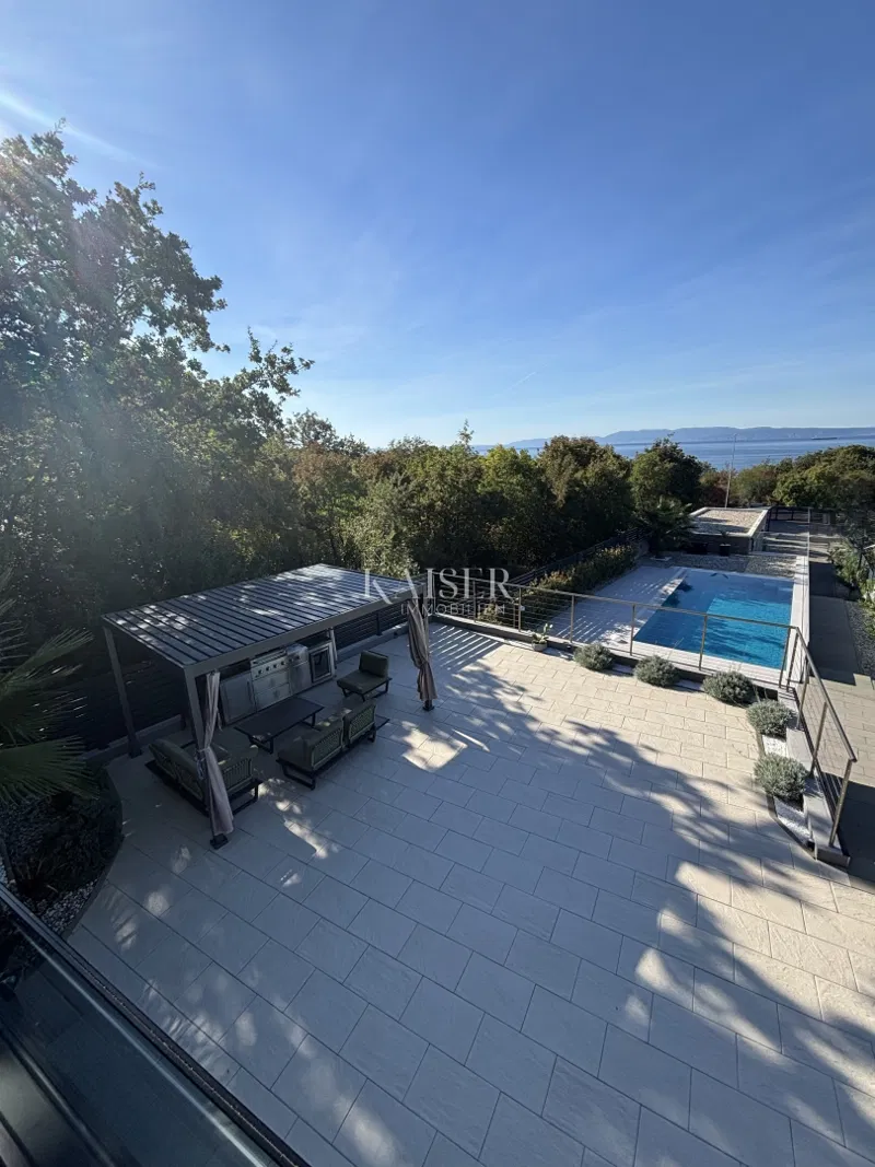 Kostrena - luksuzna moderna vila s bazenom, krovnom terasom i pogledom na more – 2