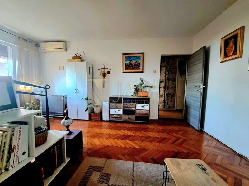 PODMURVICE – UREĐEN STAN | 56 m² | BALKON | POGLED NA MORE – 3