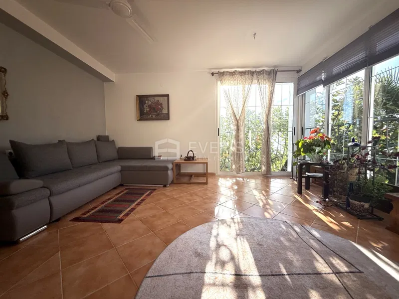 Lovran, stan 83m2, 300m od centra – 2
