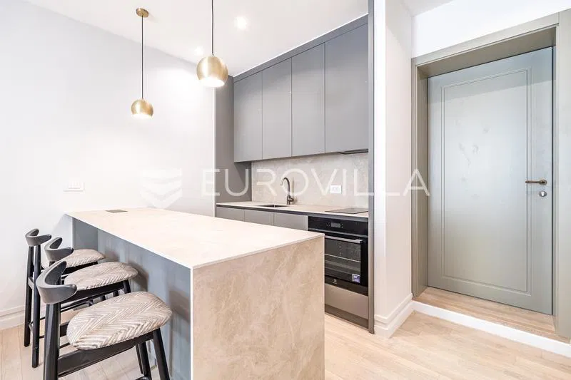 Zagreb, luksuzan dvosoban apartman u strogom centru 39 m² – 3