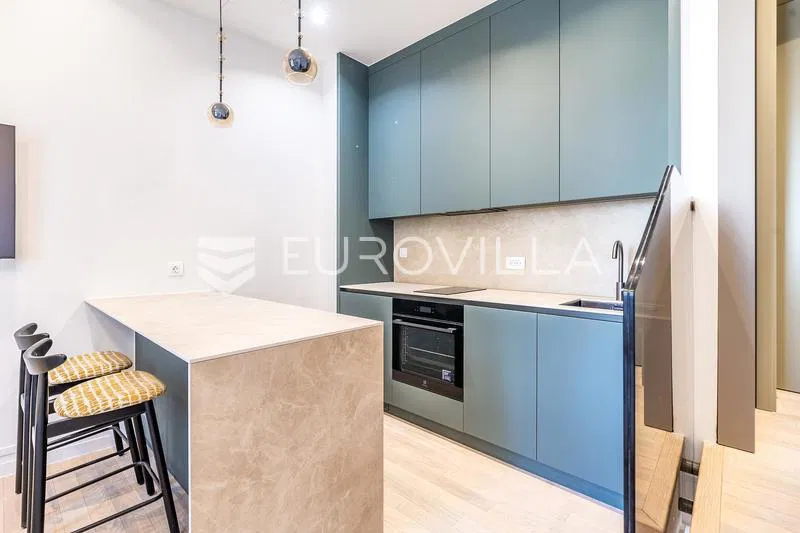 Zagreb, luksuzan studio apartman u strogom centru 33 m² – 2