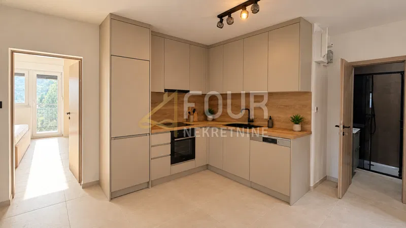 Rijeka, Škurinje, 1s+db, balkon, pogled na more – 2
