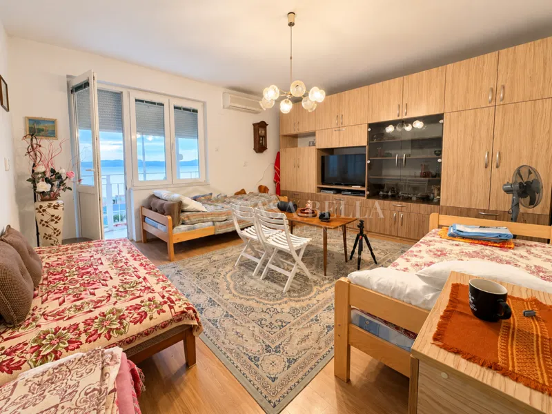 Crikvenica - 50m2, pogled na more, parking i top lokacija!