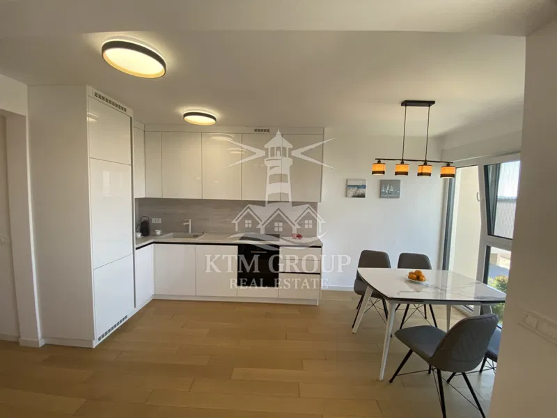 ZADAR – DIKLO | MODERNA ZGRADA S GARAŽOM I LIFTOM, 2 SPAVAĆE SOBE, PROSTRANI BALKON S POGLEDOM NA MORE – NAJAM TIJEKOM CIJELE GODINE – 2