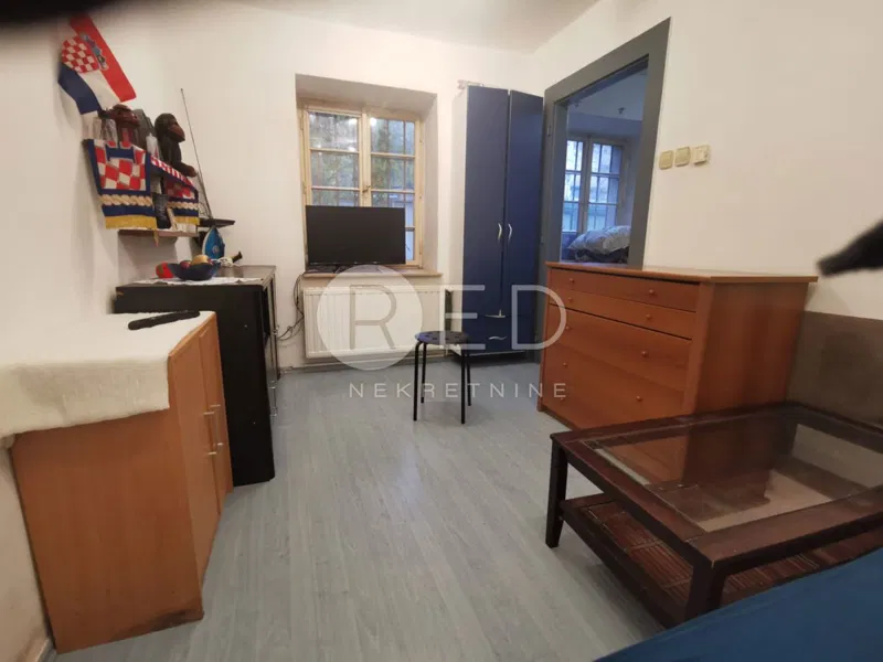 Stan Centar, suteren 18,5m2