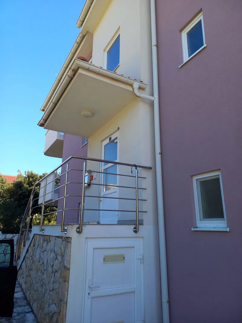 MANDRE - Dvosobni stan 130m od plaže – 2