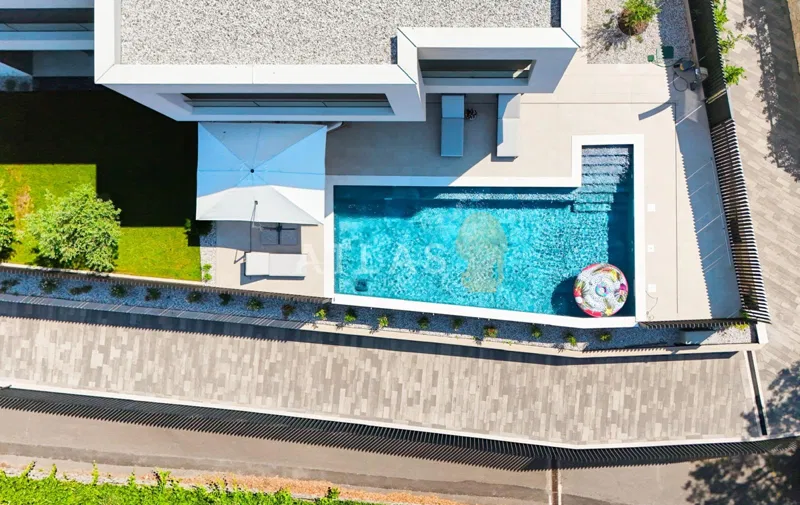KOSTRENA – Ekskluzivna rezidencija s panoramskim pogledom na more i vrhunskom opremom – 2