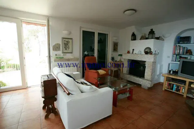 BRAČ ISLAND, BEACHFRONT VILLA – 3
