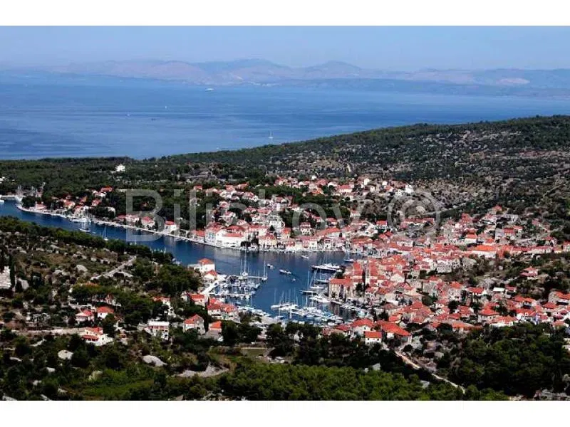 Milna, edilizio - turistico – 3
