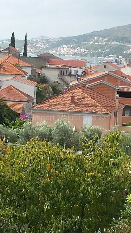 Trogir, terreno edificabile 973 m2, 900 m dal centro – 2
