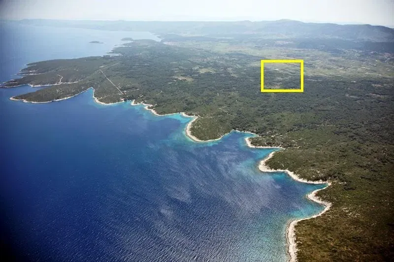 A STONE RUIN ON A 4.050 sqm LAND PLOT – 2