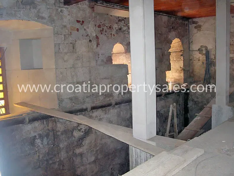 Split, office space for sale, 350.000 € – 2