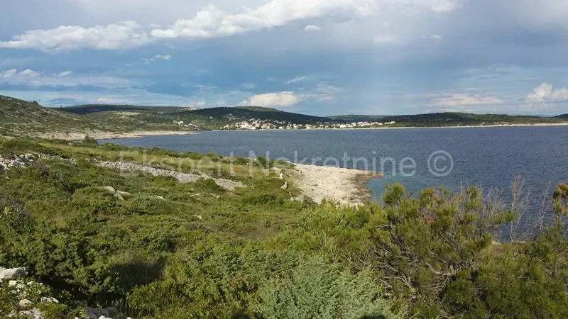 Rogoznica, Stivašnica, field. ground floor 2755m2, first row to the sea! – 2