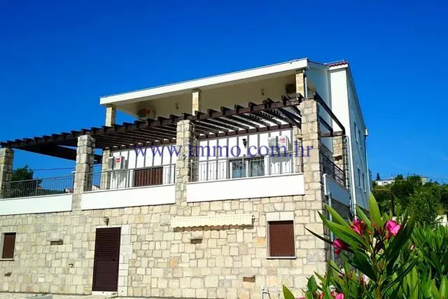 ŠOLTA, HOUSE WITH APARTMENTS, NEAR THE SEA – 2