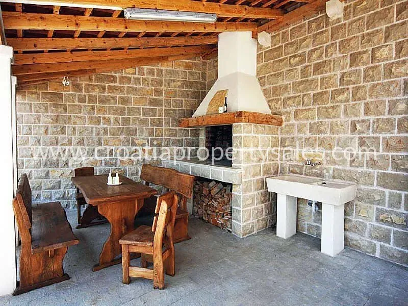 Hvar, house for sale, 900.000 € – 3