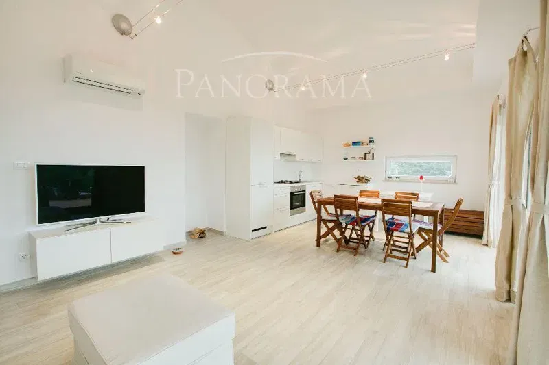 MAGNIFICENT APARTMENT WITH SEA VIEW – 3