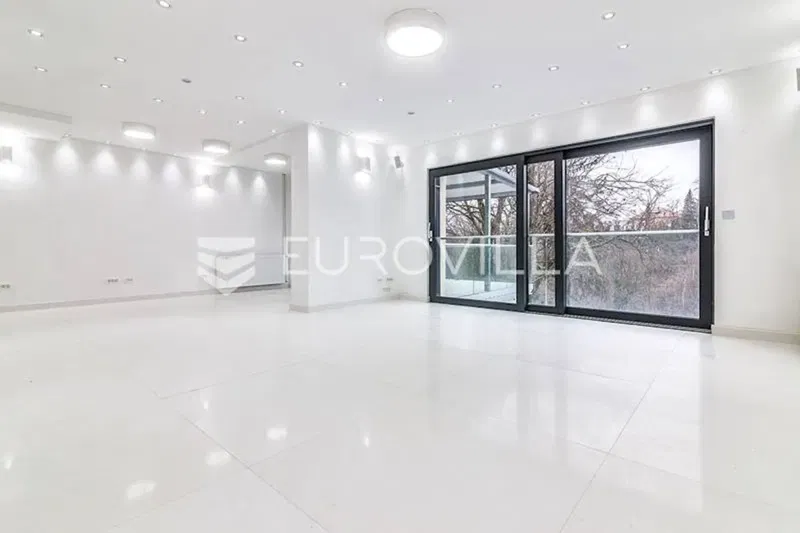 Jurjevska beautiful renovated (2021) family house – 2