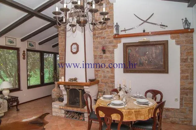SPLIT, ŽNJAN, VILLA ON THE SEAFRONT! – 2