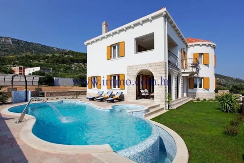 COMFORTABLE VILLA IN BOL, BRAC – 2