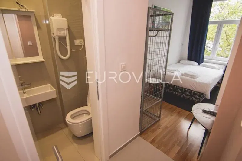 More rooms apartment, Donji gradCenter 5 apartments + 1 room – 2