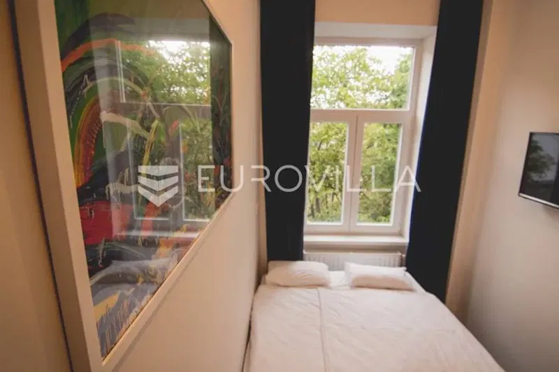 More rooms apartment, Donji gradCenter 5 apartments + 1 room – 3