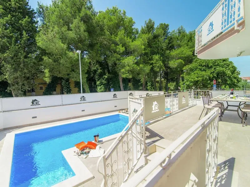Immobili Istria, casa con piscina, Novigrad-Cittanova, centro – 2