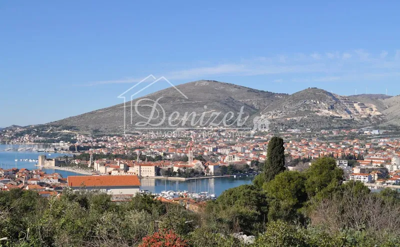 Telek Trogir – 3