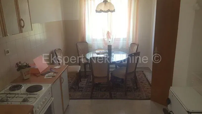 Trogir, Center, three-room apartment 92 m2, excellent location close to all amenities – 2