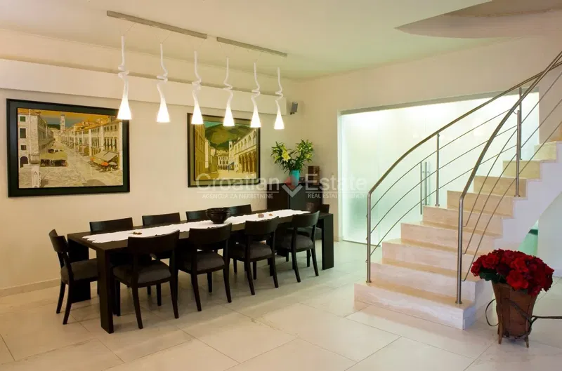 Dubrovnik, exkluzív kővilla medencével eladó – 2