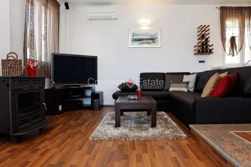 Island Brač, villa with pool and sea view – 3