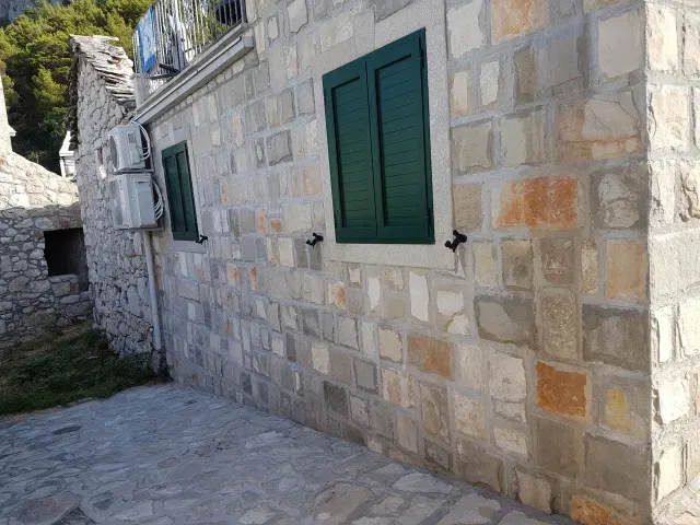 House Bast – 2