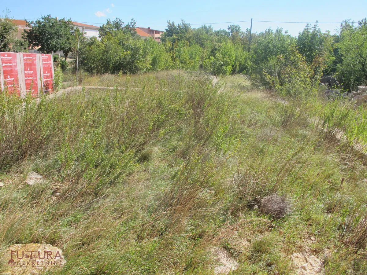 ZADAR - MASLENICA, PRODAJA GRAĐ.ZEMLJIŠTA 382 M2.