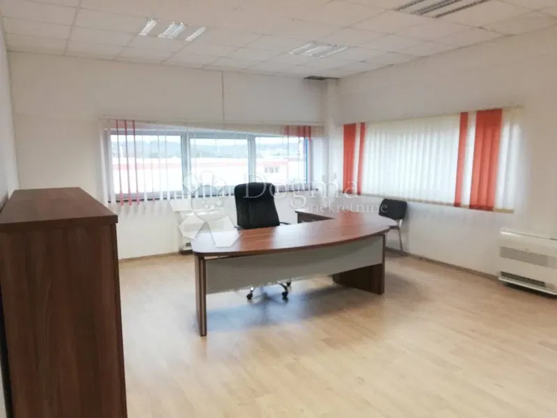 Locale commerciale Omišalj, 184,66m2 – 2