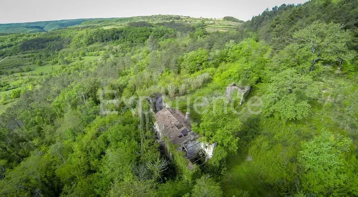 Grožnjan, tenuta 100.000 m² con casa, zona edificabile e vista – 2
